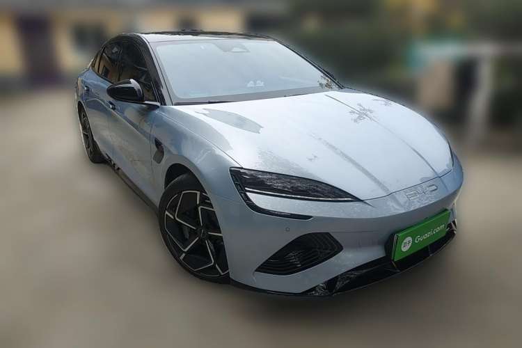 Used BYD Seal 2022 700 km Long-Range Rear-Wheel-Drive Version Front Right 45 Deg