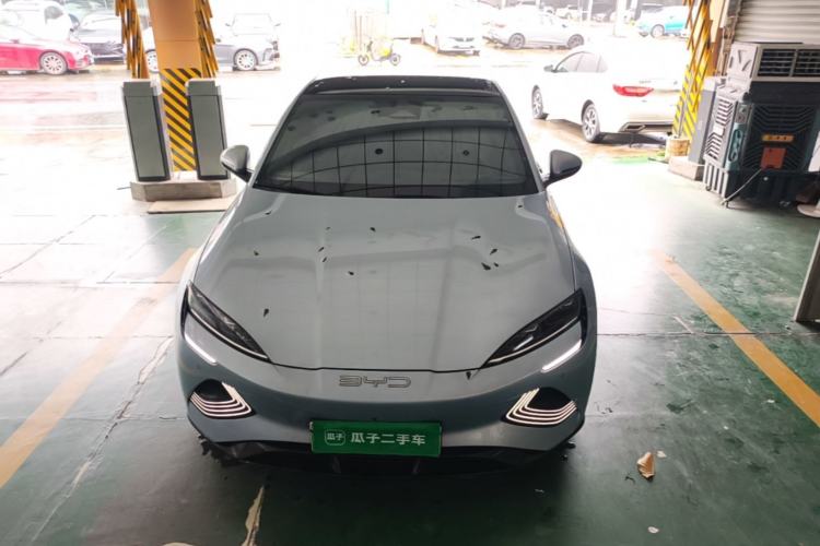 Used BYD Seal 2022 700 km Long-Range Rear-Wheel-Drive Version Front