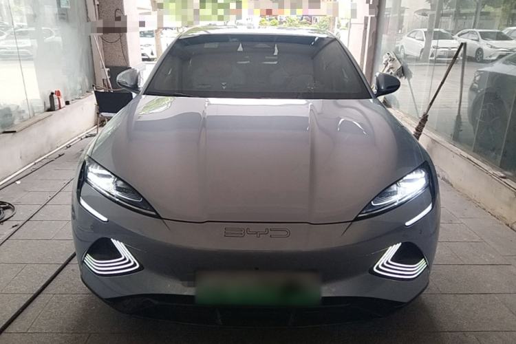 Used BYD Seal 2022 700 km Long-Range Rear-Wheel-Drive Version Front