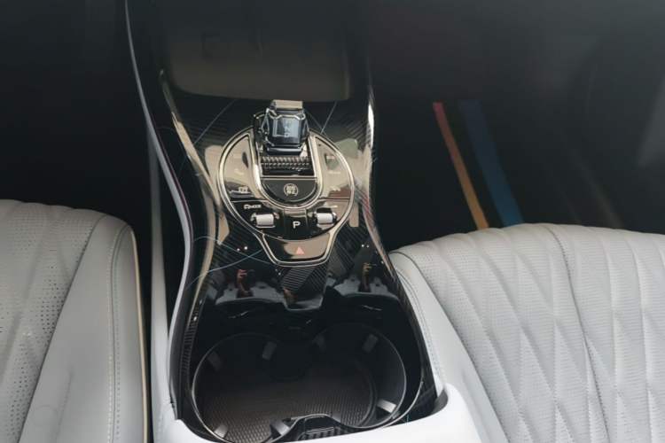 Used BYD Seal 2022 550 km Standard Range Rear-Wheel Drive Prestige Version Gear Lever