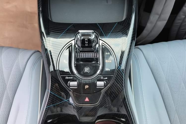 Used BYD Seal 2022 650 km All-Wheel-Drive Performance Version Gear Lever