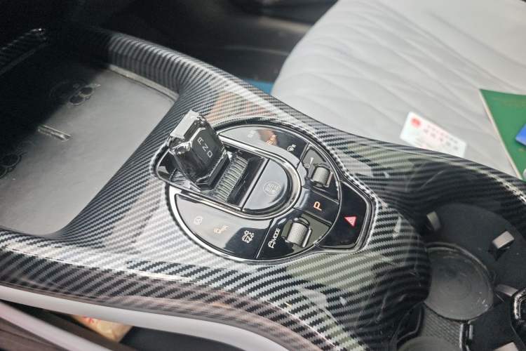Used BYD Seal 2022 550 km Standard Range Rear-Wheel Drive Prestige Version Gear Lever