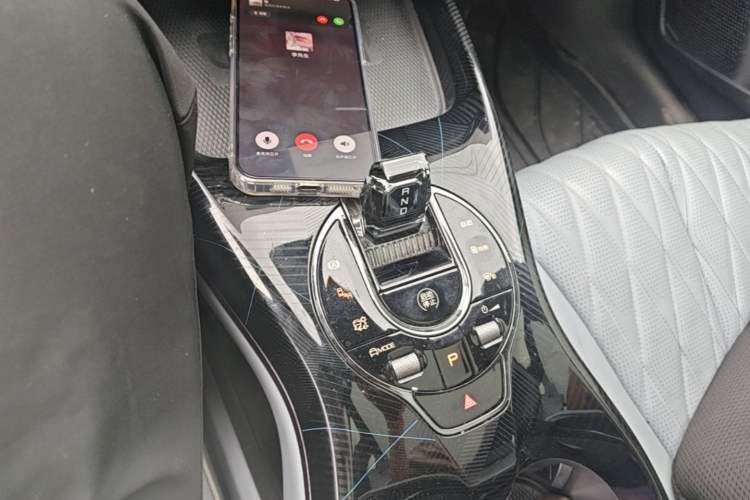 Used BYD Seal 2022 550 km Standard Range Rear-Wheel Drive Elite Version Gear Lever