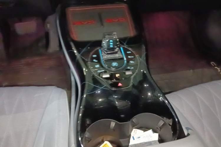 Used BYD Seal 2022 700 km Long-Range Rear-Wheel-Drive Version Gear Lever
