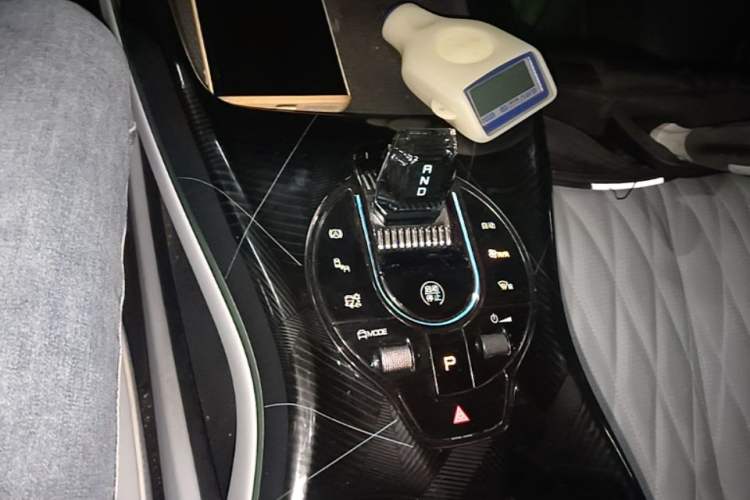 Used BYD Seal 2022 550 km Standard Range Rear-Wheel Drive Prestige Version Gear Lever