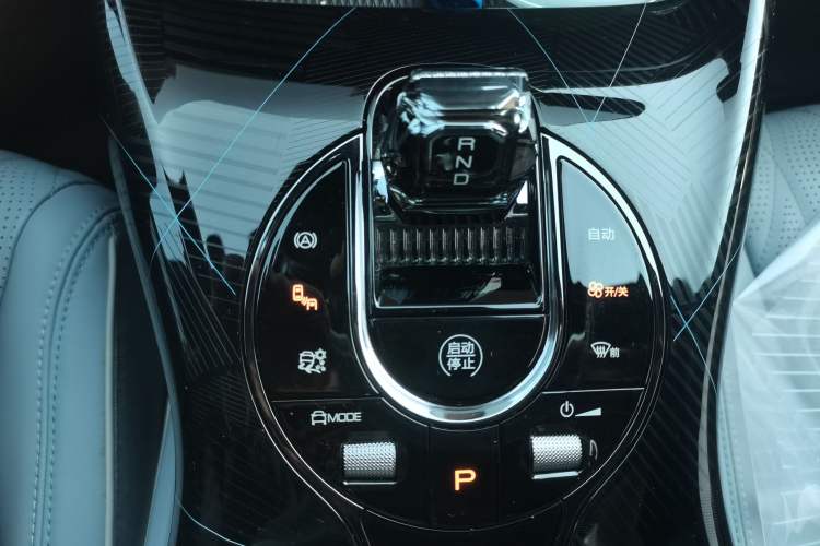 Used BYD Seal 2022 550 km Standard Range Rear-Wheel Drive Prestige Version Gear Lever
