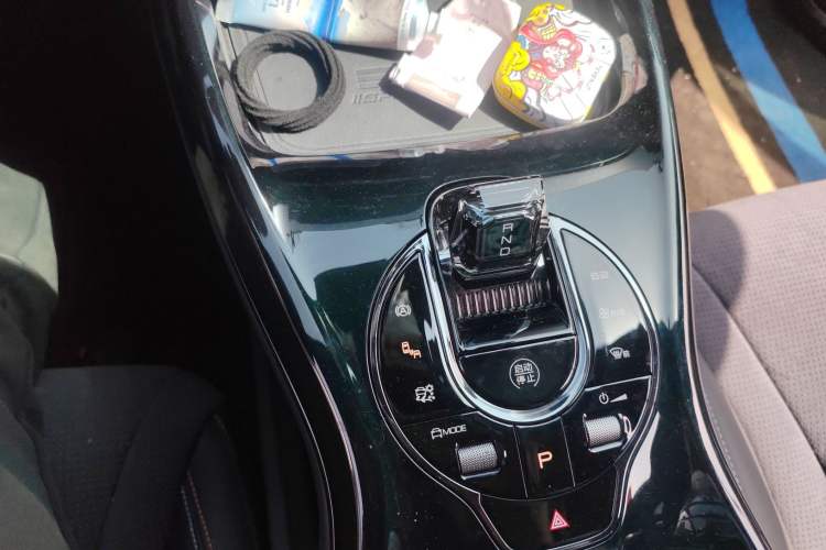 Used BYD Seal 2022 650 km All-Wheel-Drive Performance Version Gear Lever