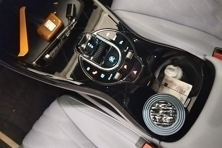 Used BYD Seal 2022 700 km Long-Range Rear-Wheel-Drive Version Gear Lever