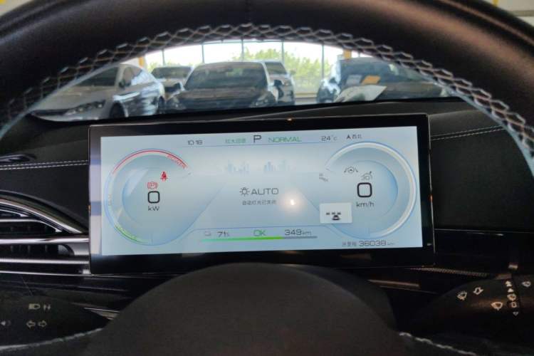 Used BYD Seal 2022 550 km Standard Range Rear-Wheel Drive Prestige Version Instrument Cluster