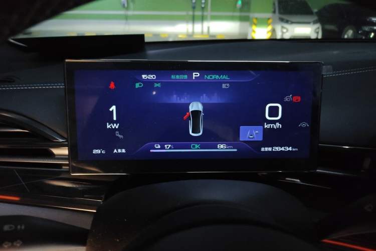 Used BYD Seal 2022 550 km Standard Range Rear-Wheel Drive Prestige Version Instrument Cluster