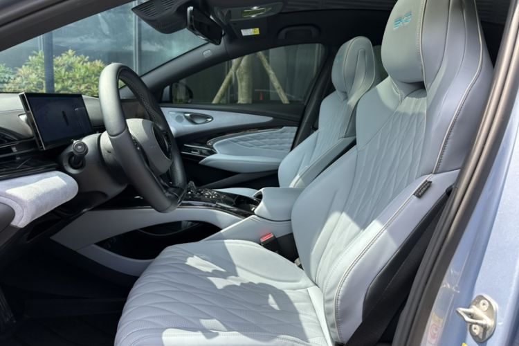Used BYD Seal 2022 550 km Standard Range Rear-Wheel Drive Prestige Version Interior 1