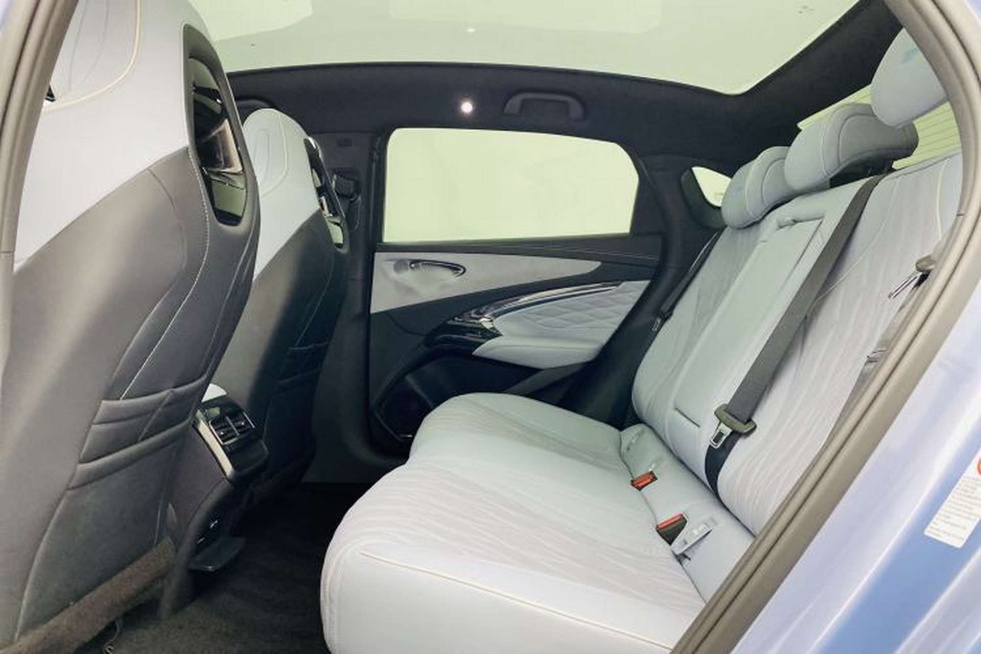 Used BYD Seal 2022 650 km All-Wheel-Drive Performance Version Interior 4