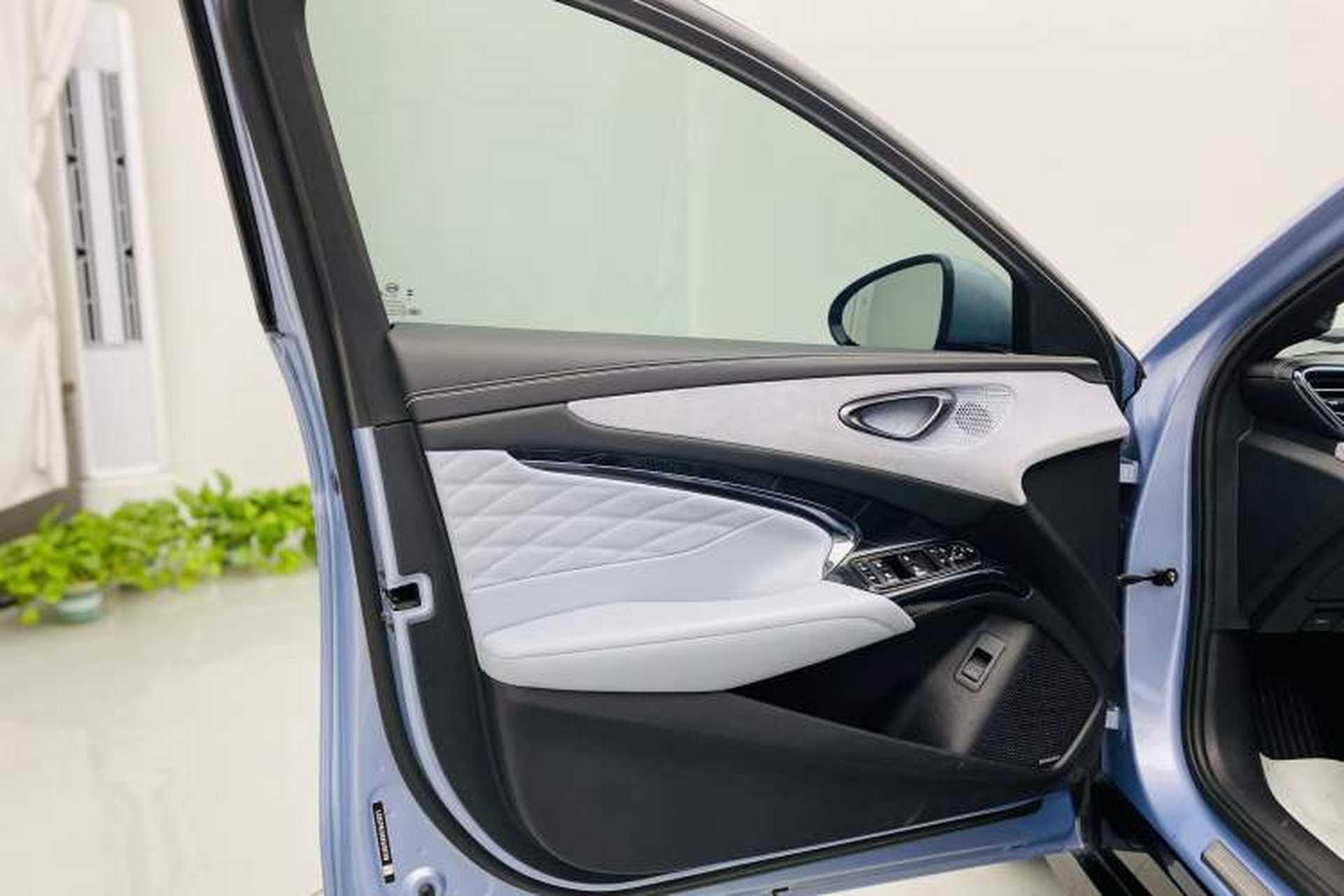 Used BYD Seal 2022 650 km All-Wheel-Drive Performance Version Interior 6
