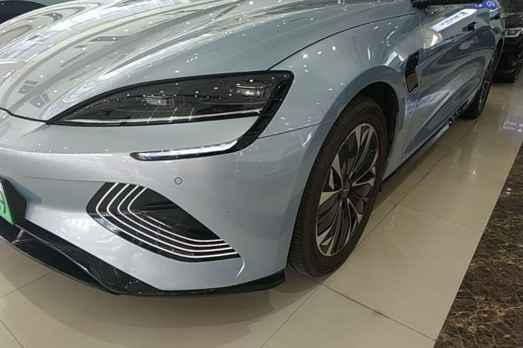 Used BYD Seal 2022 550 km Standard Range Rear-Wheel Drive Prestige Version Left Front Headlight