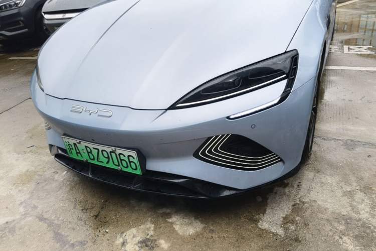 Used BYD Seal 2022 550 km Standard Range Rear-Wheel Drive Prestige Version Left Front Headlight