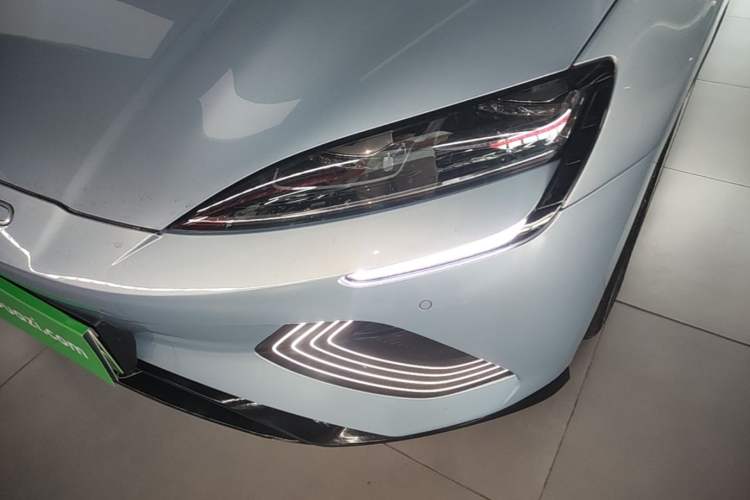 Used BYD Seal 2022 550 km Standard Range Rear-Wheel Drive Elite Version Left Front Headlight