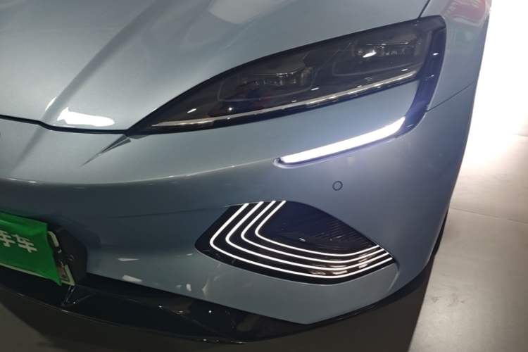 Used BYD Seal 2022 550 km Standard Range Rear-Wheel Drive Prestige Version Left Front Headlight