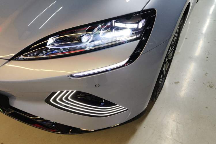 Used BYD Seal 2022 550 km Standard Range Rear-Wheel Drive Prestige Version Left Front Headlight