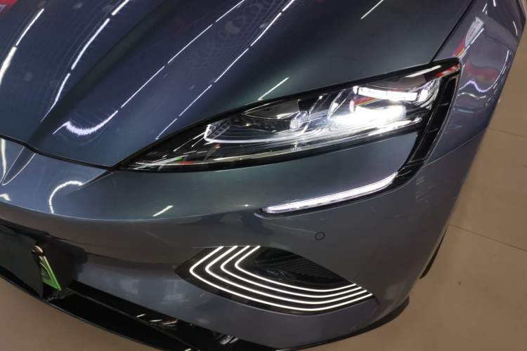 Used BYD Seal 2022 550 km Standard Range Rear-Wheel Drive Prestige Version Left Front Headlight