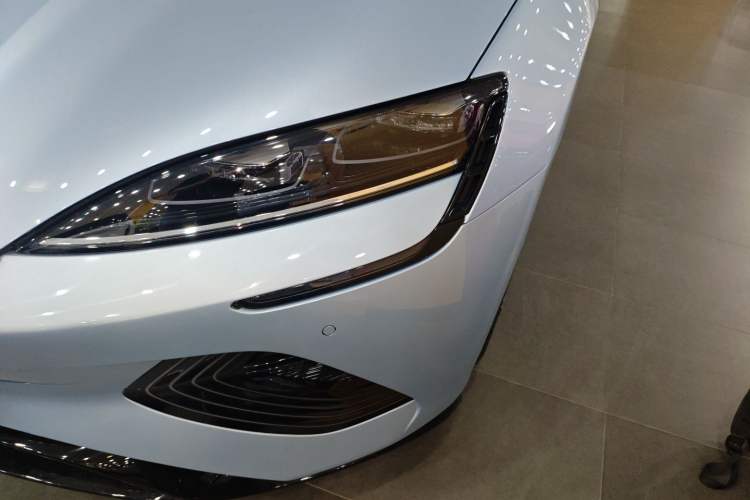 Used BYD Seal 2022 650 km All-Wheel-Drive Performance Version Left Front Headlight
