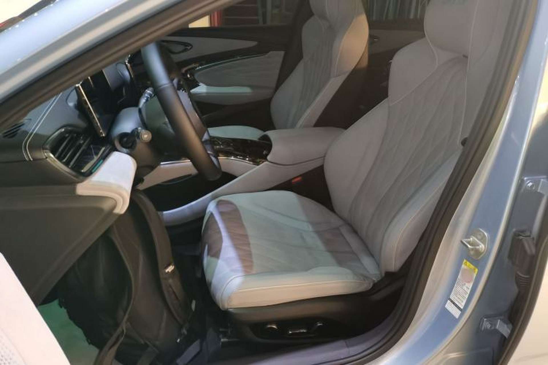 Used BYD Seal 2022 650 km All-Wheel-Drive Performance Version Left Front Seat