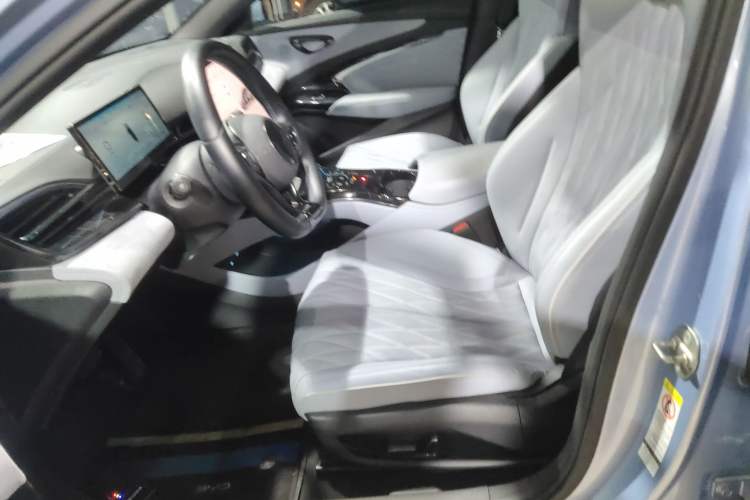Used BYD Seal 2022 550 km Standard Range Rear-Wheel Drive Elite Version Left Front Seat