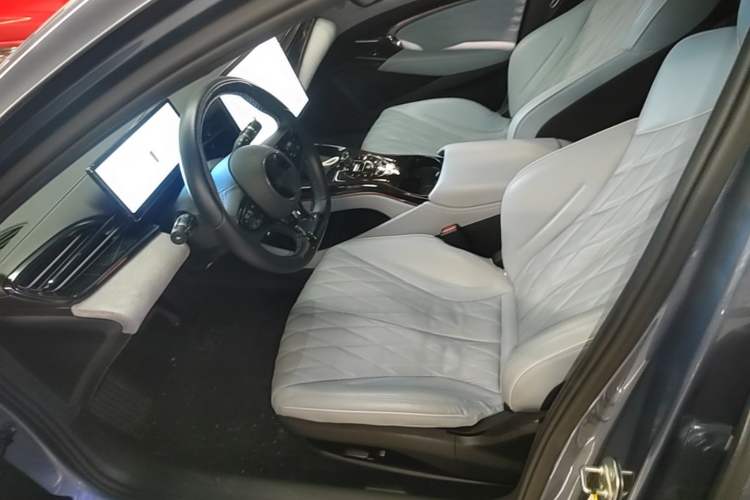 Used BYD Seal 2022 550 km Standard Range Rear-Wheel Drive Elite Version Left Front Seat