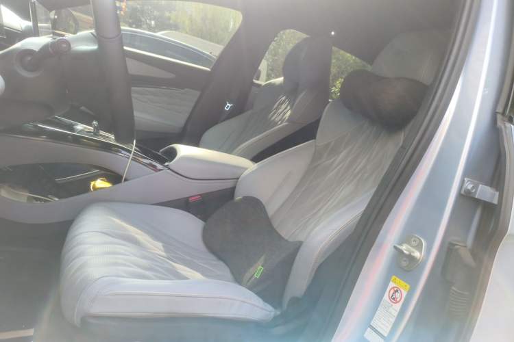Used BYD Seal 2022 650 km All-Wheel-Drive Performance Version Left Front Seat