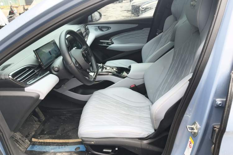 Used BYD Seal 2022 550 km Standard Range Rear-Wheel Drive Prestige Version Left Front Seat