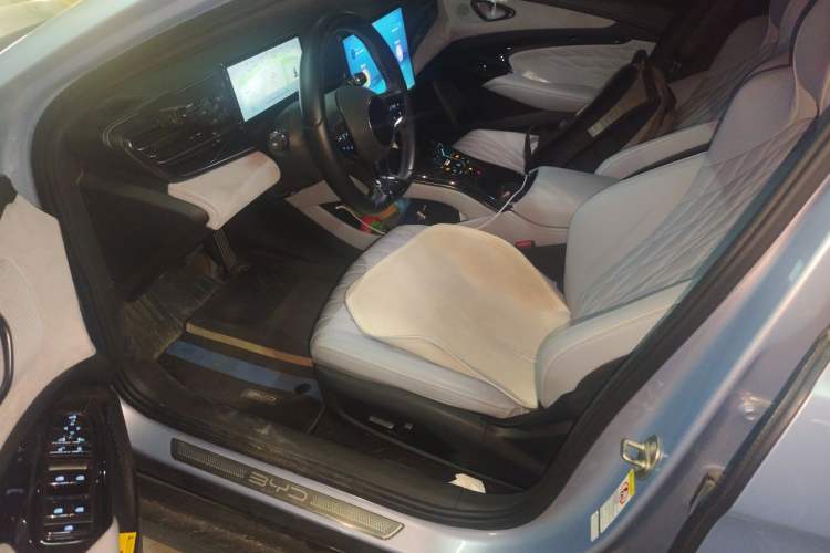 Used BYD Seal 2022 550 km Standard Range Rear-Wheel Drive Elite Version Left Front Seat