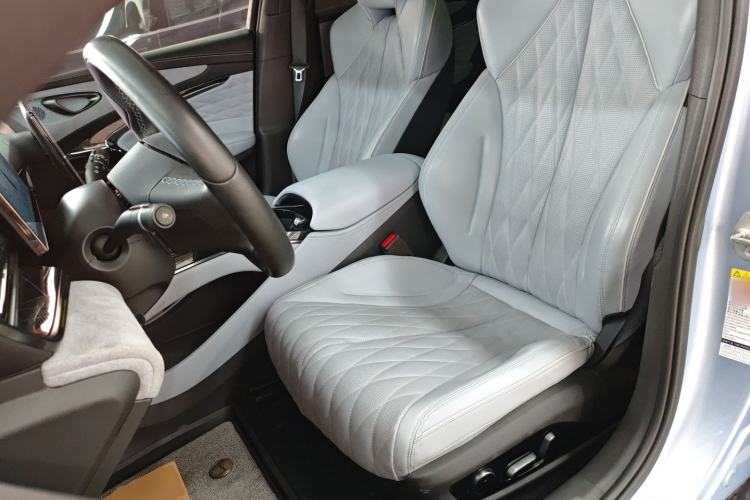 Used BYD Seal 2022 700 km Long-Range Rear-Wheel-Drive Version Left Front Seat