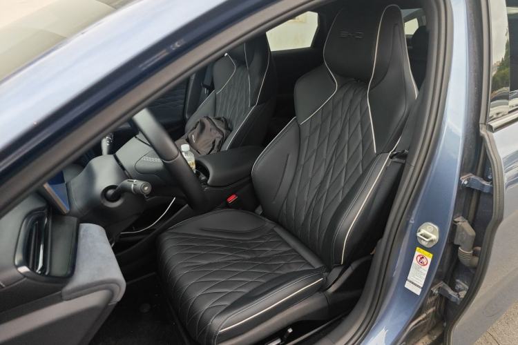 Used BYD Seal 2022 550 km Standard Range Rear-Wheel Drive Prestige Version Left Front Seat