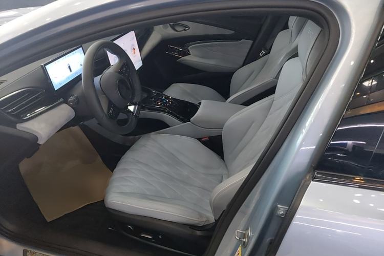 Used BYD Seal 2022 700 km Long-Range Rear-Wheel-Drive Version Left Front Seat