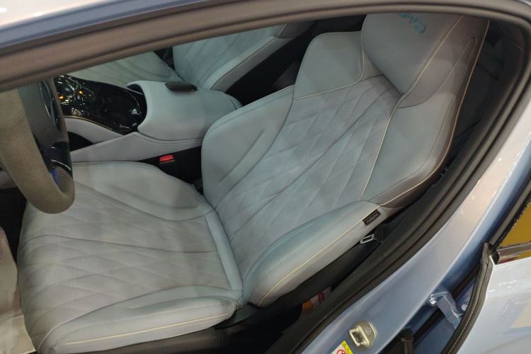 Used BYD Seal 2022 650 km All-Wheel-Drive Performance Version Left Front Seat