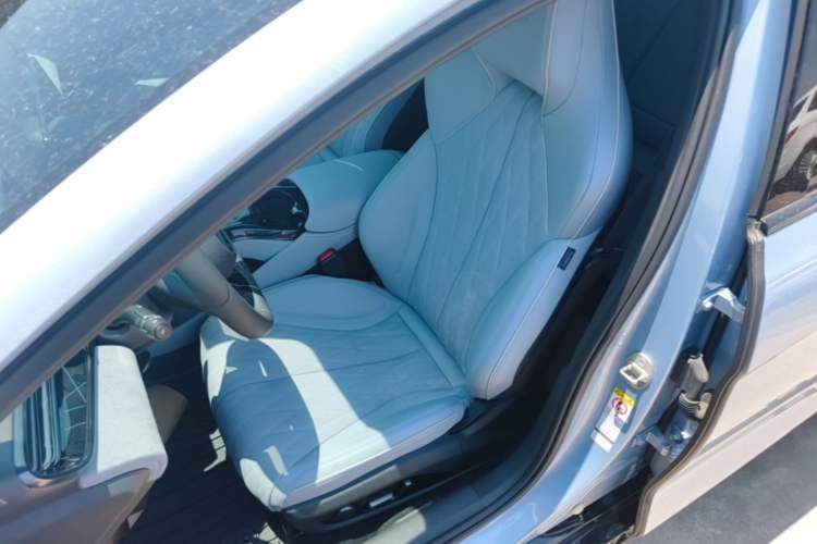 Used BYD Seal 2022 650 km All-Wheel-Drive Performance Version Left Front Seat