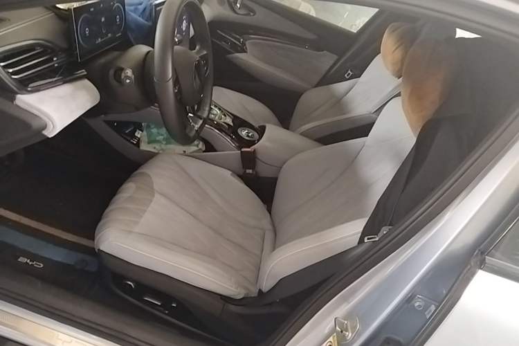Used BYD Seal 2022 700 km Long-Range Rear-Wheel-Drive Version Left Front Seat