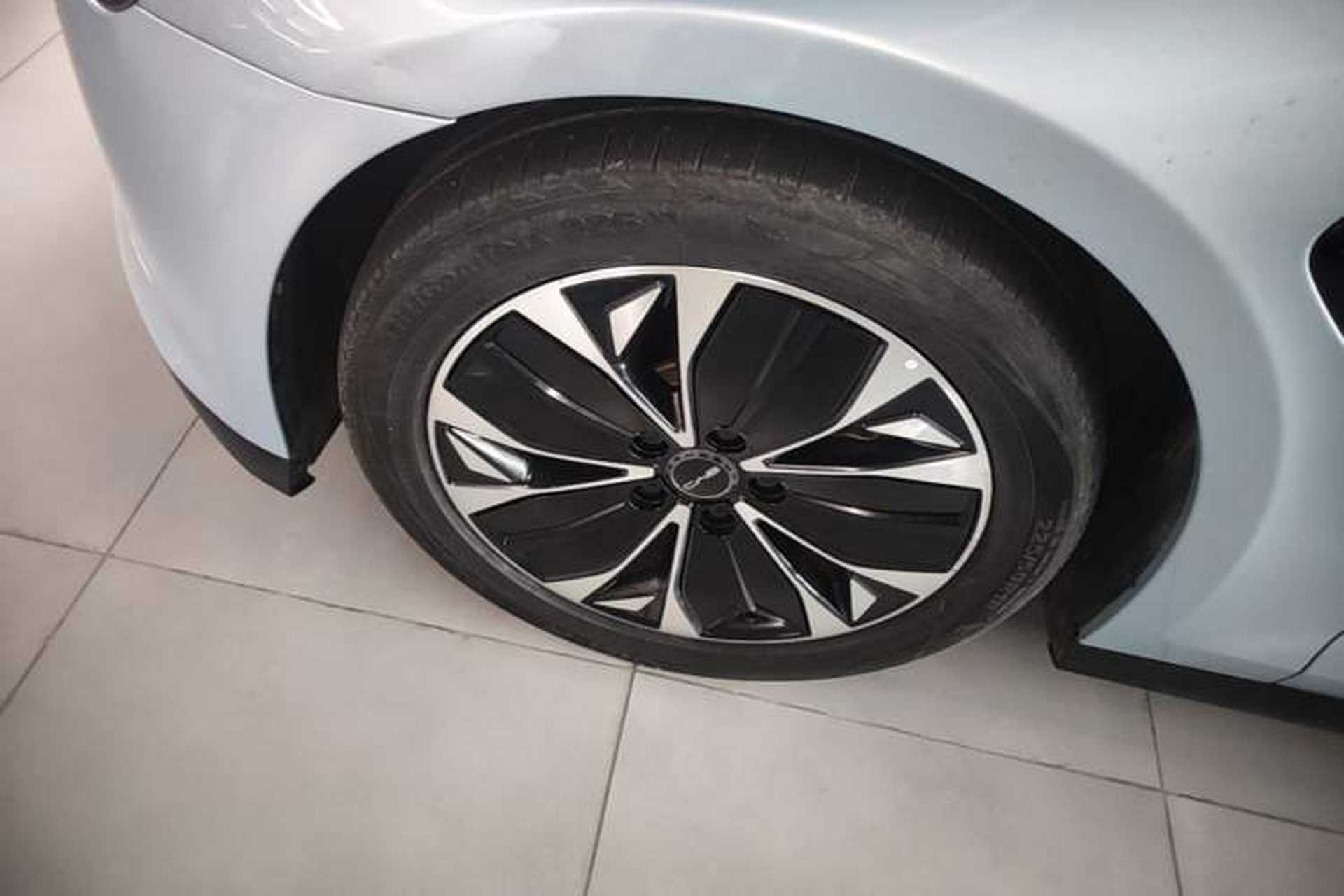 Used BYD Seal 2022 550 km Standard Range Rear-Wheel Drive Elite Version Left Front Wheel Hub