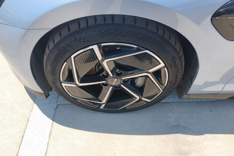 Used BYD Seal 2022 650 km All-Wheel-Drive Performance Version Left Front Wheel Hub