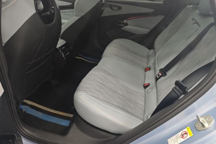 Used BYD Seal 2022 700 km Long-Range Rear-Wheel-Drive Version Left Rear Seat