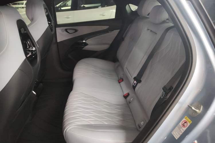Used BYD Seal 2022 550 km Standard Range Rear-Wheel Drive Elite Version Left Rear Seat