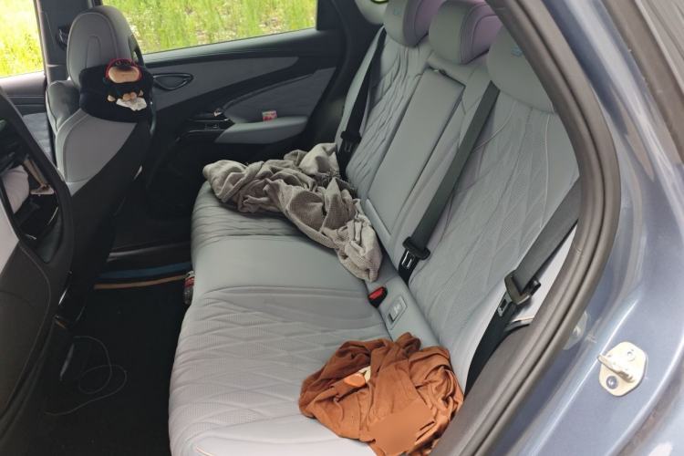 Used BYD Seal 2022 550 km Standard Range Rear-Wheel Drive Prestige Version Left Rear Seat