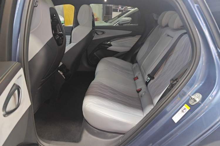Used BYD Seal 2022 700 km Long-Range Rear-Wheel-Drive Version Left Rear Seat