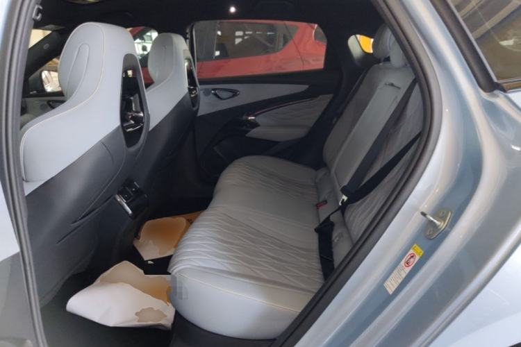 Used BYD Seal 2022 550 km Standard Range Rear-Wheel Drive Prestige Version Left Rear Seat