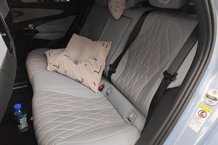 Used BYD Seal 2022 650 km All-Wheel-Drive Performance Version Left Rear Seat