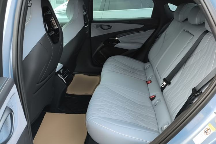 Used BYD Seal 2022 650 km All-Wheel-Drive Performance Version Left Rear Seat
