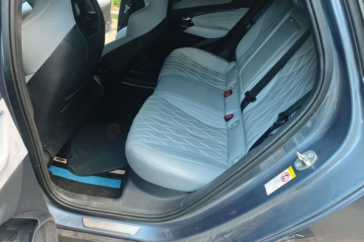 Used BYD Seal 2022 550 km Standard Range Rear-Wheel Drive Prestige Version Left Rear Seat