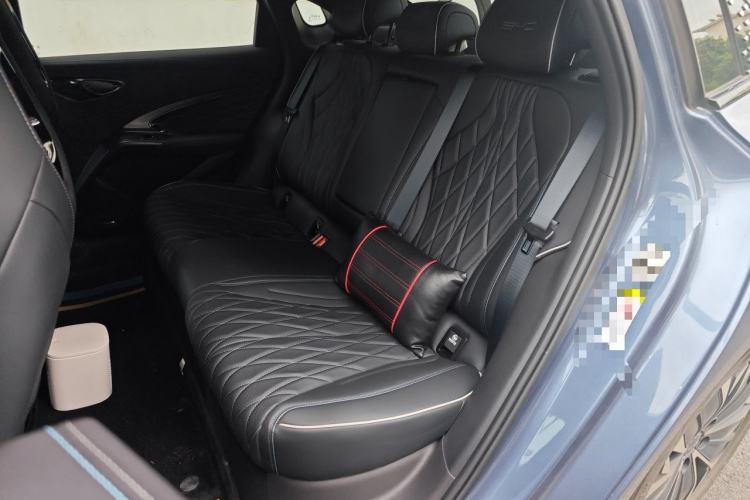 Used BYD Seal 2022 550 km Standard Range Rear-Wheel Drive Prestige Version Left Rear Seat