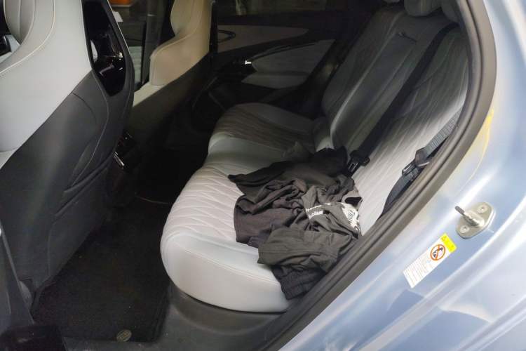 Used BYD Seal 2022 700 km Long-Range Rear-Wheel-Drive Version Left Rear Seat