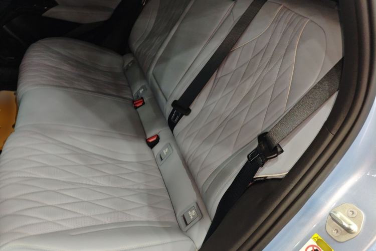 Used BYD Seal 2022 650 km All-Wheel-Drive Performance Version Left Rear Seat
