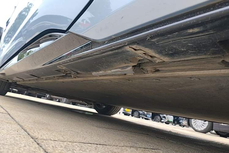 Used BYD Seal 2022 700 km Long-Range Rear-Wheel-Drive Version Left Side Sill